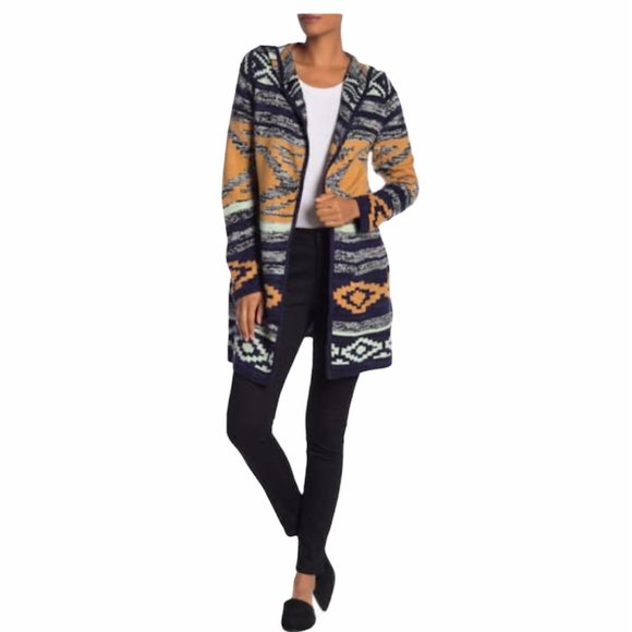 Papillon Blanc Sweaters - NWT Papillon Allover Print Clasp Sweater Cardigan